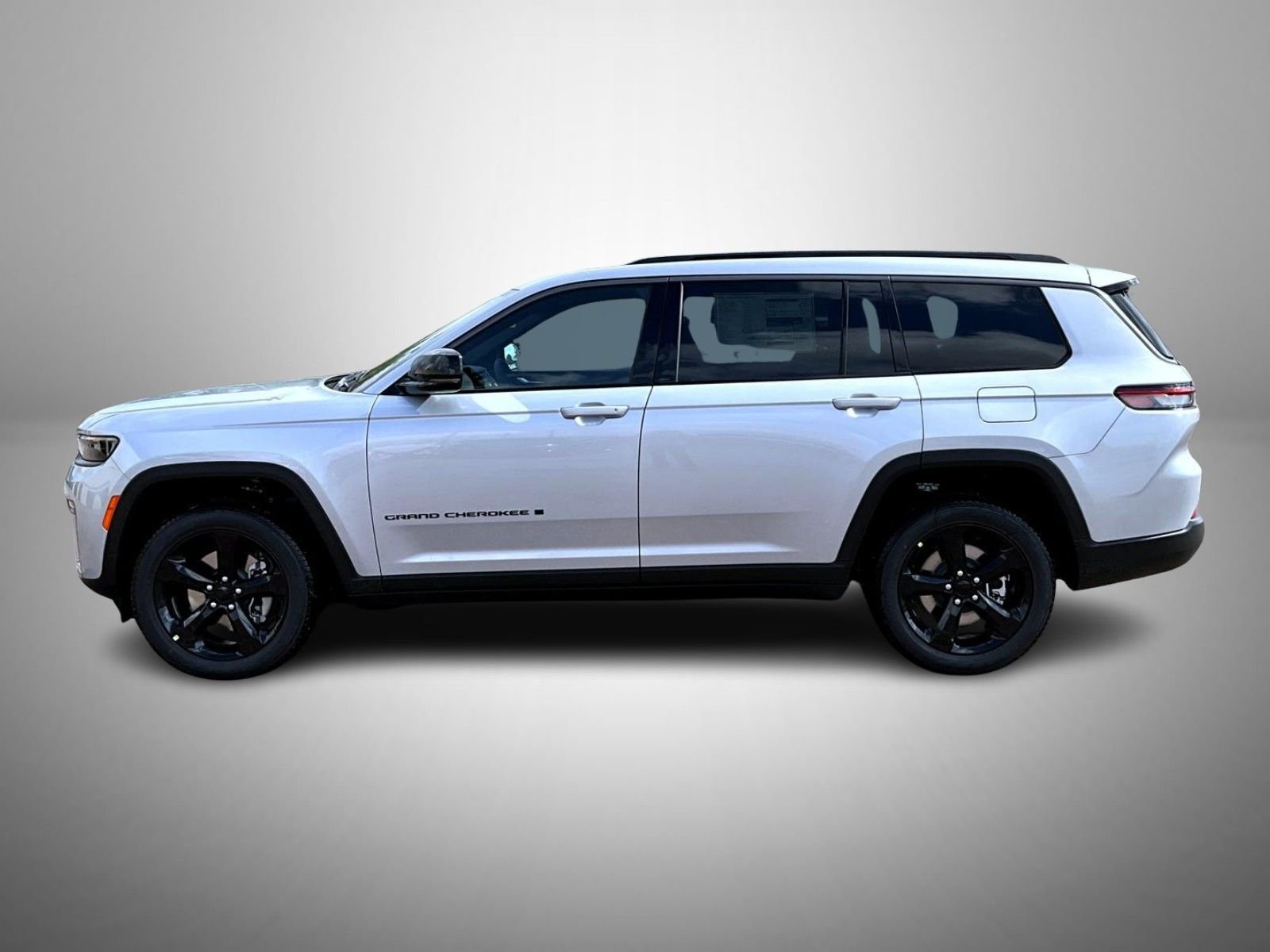 New 2026 Silver Zynith Exterior Paint Jeep Limited image 8