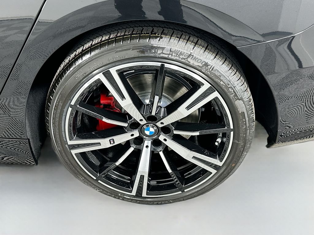 New 2027 Black Sapphire Metallic BMW 540i xDrive image 23