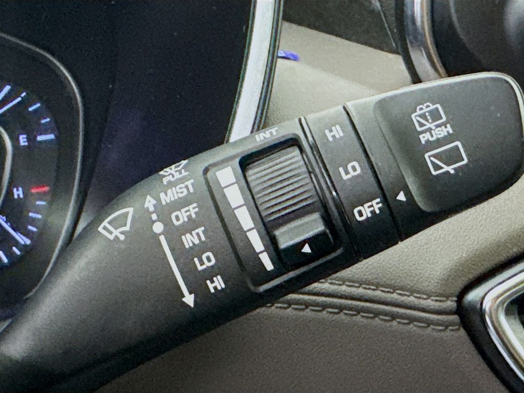 Used 2020 Quartz White Hyundai SEL image 14