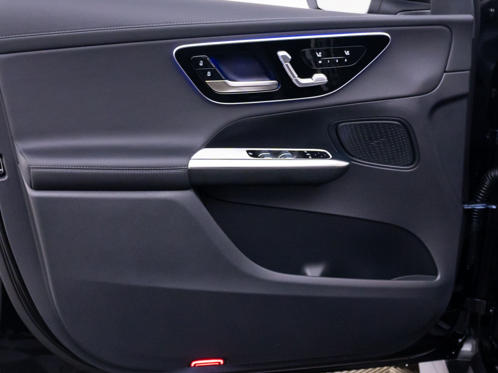 New 2026 Black Mercedes-Benz GLC 300 image 14