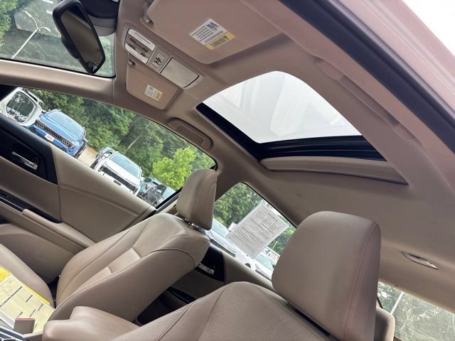 Used 2014 White Honda EX-L image 16