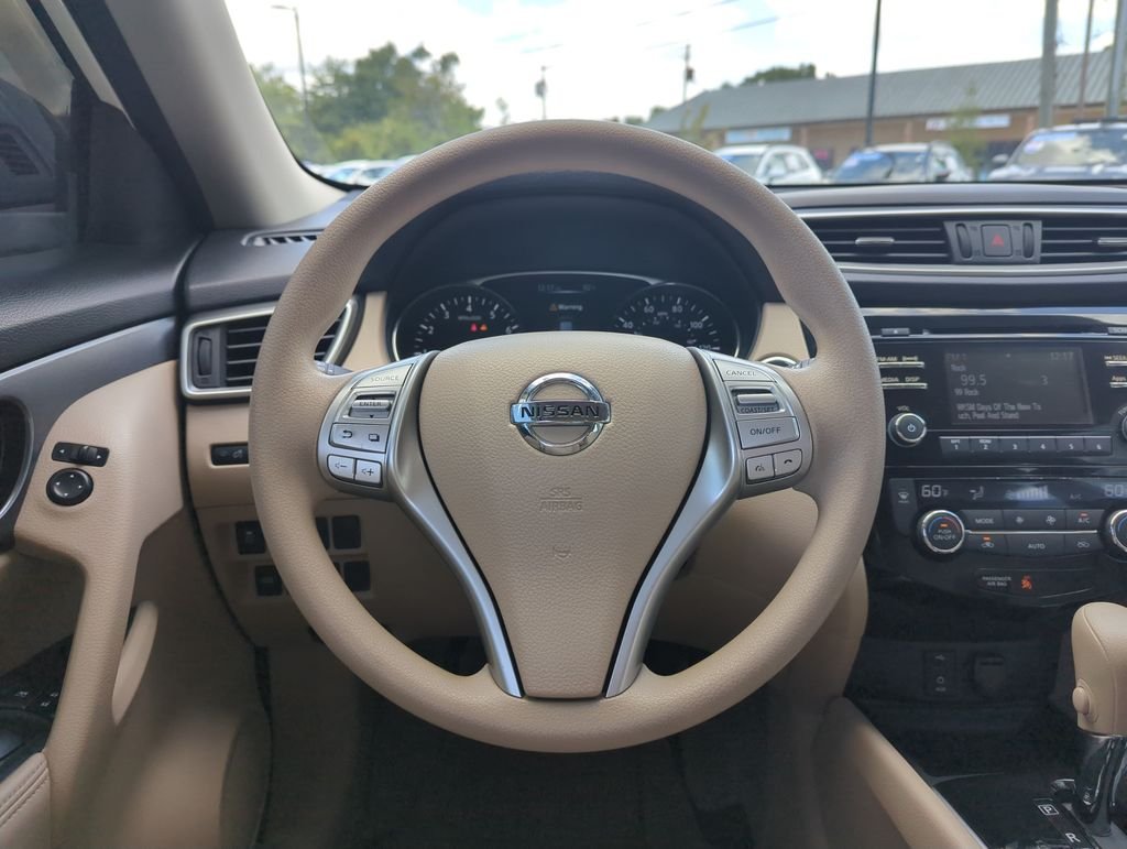 Used 2015 White Nissan SV image 17