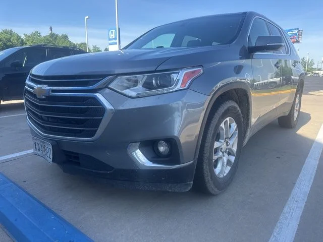 Used 2020 Gray Chevrolet 3LT image 2