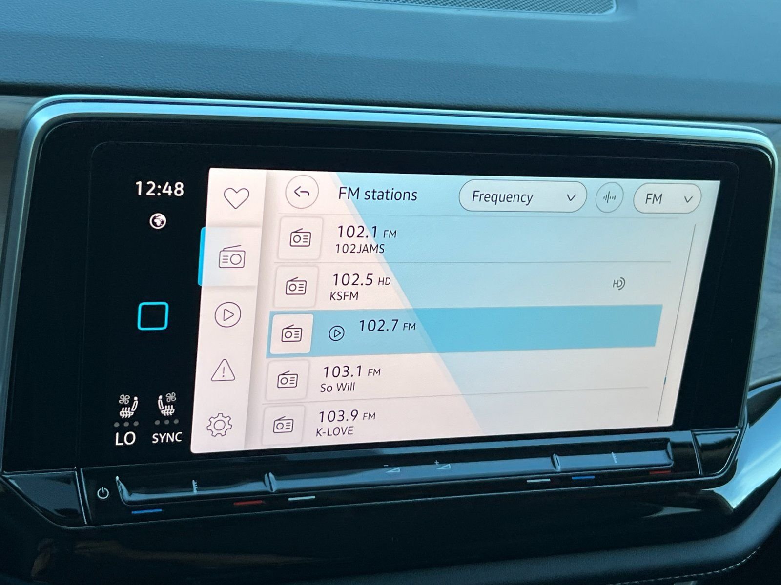 New 2026 Opal White Pearl Volkswagen SE w/Technology image 18