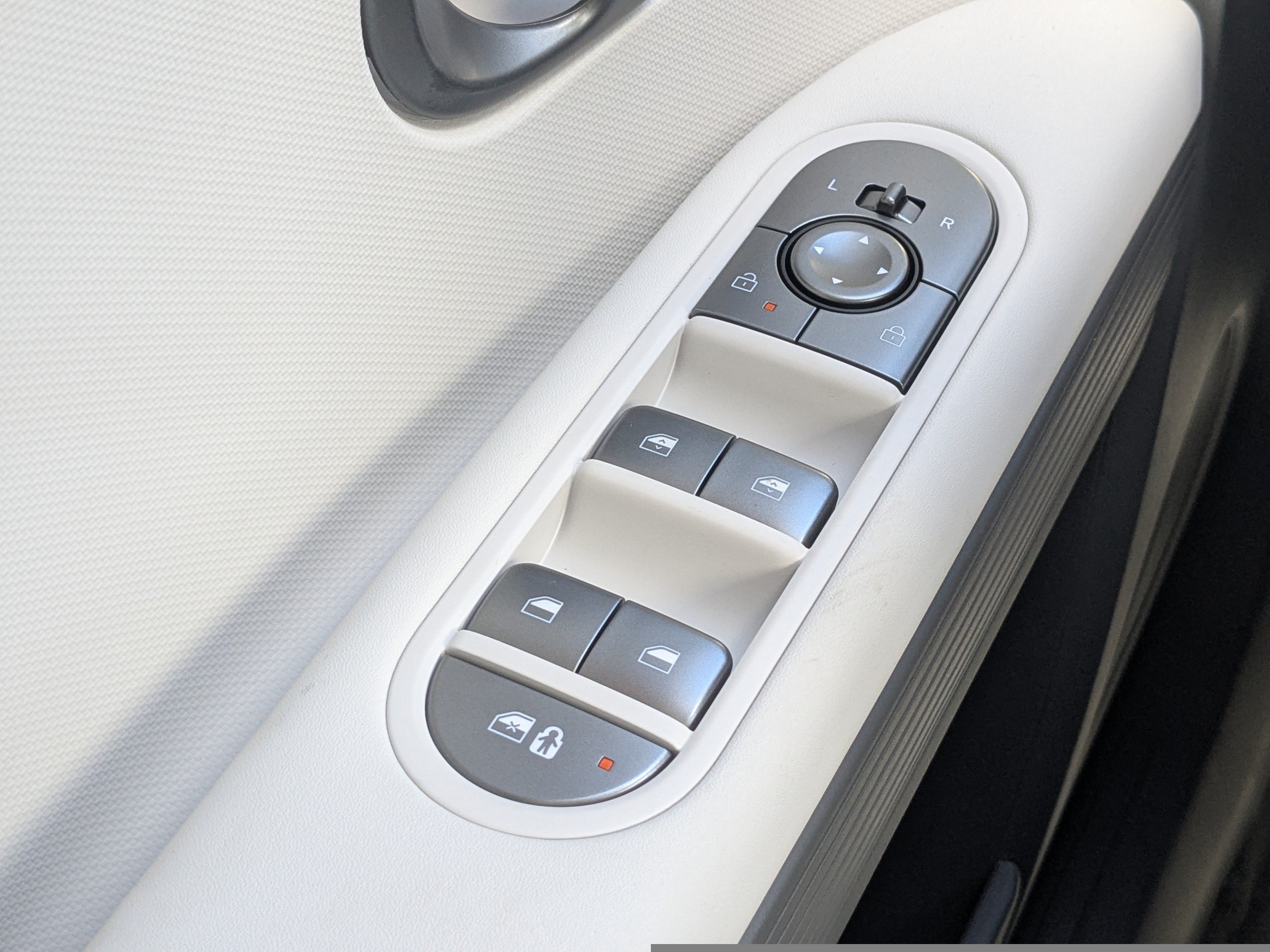 New 2027 Cyber Gray Hyundai SEL image 30