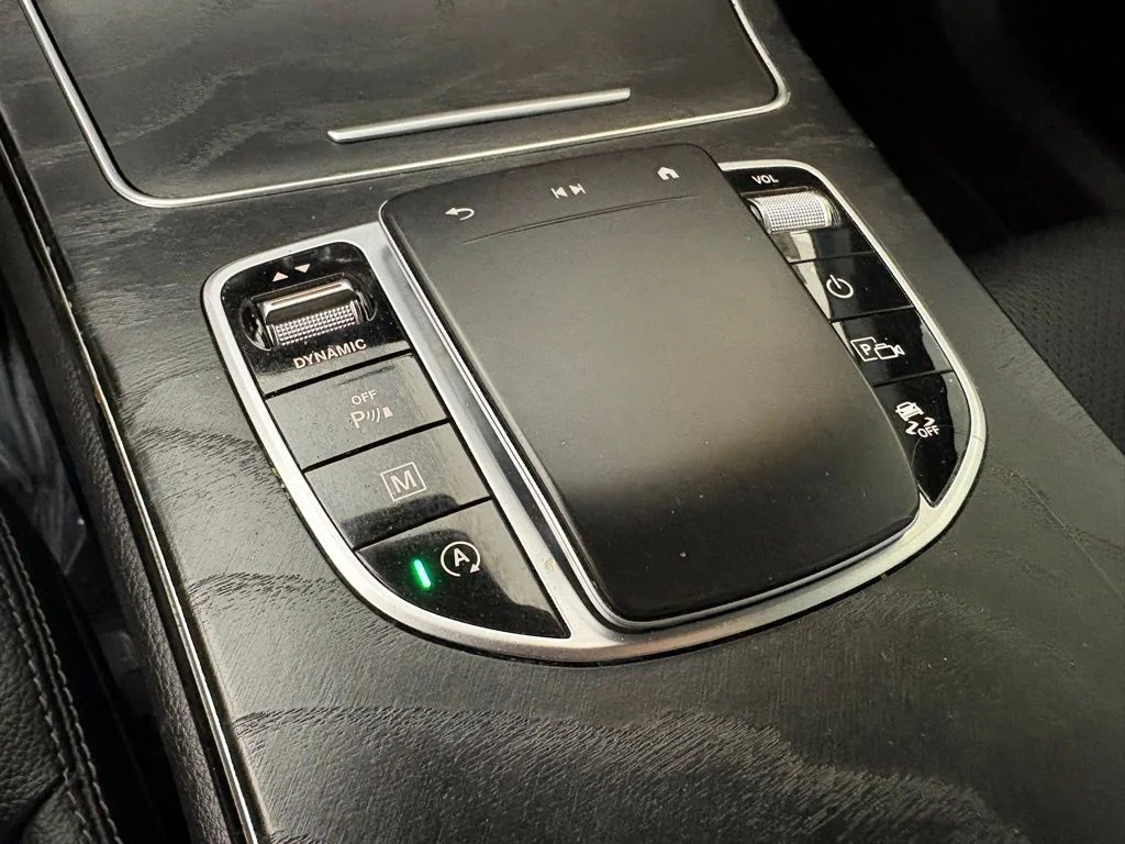 Used 2022 Black Mercedes-Benz GLC 300 image 33