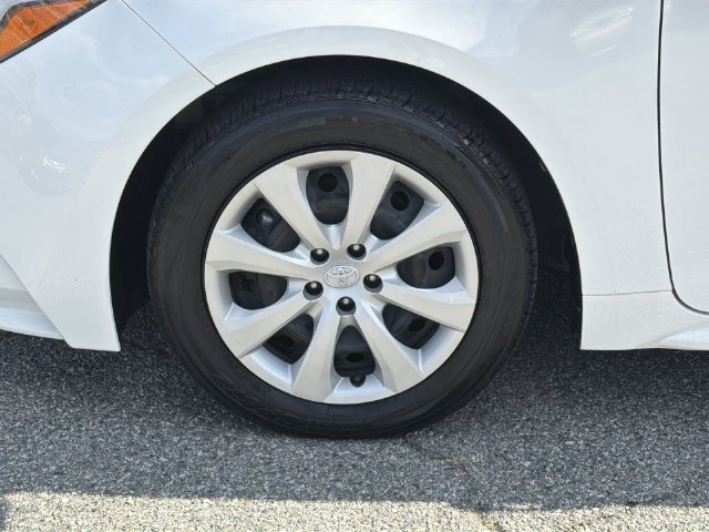Used 2023 White Toyota LE image 38