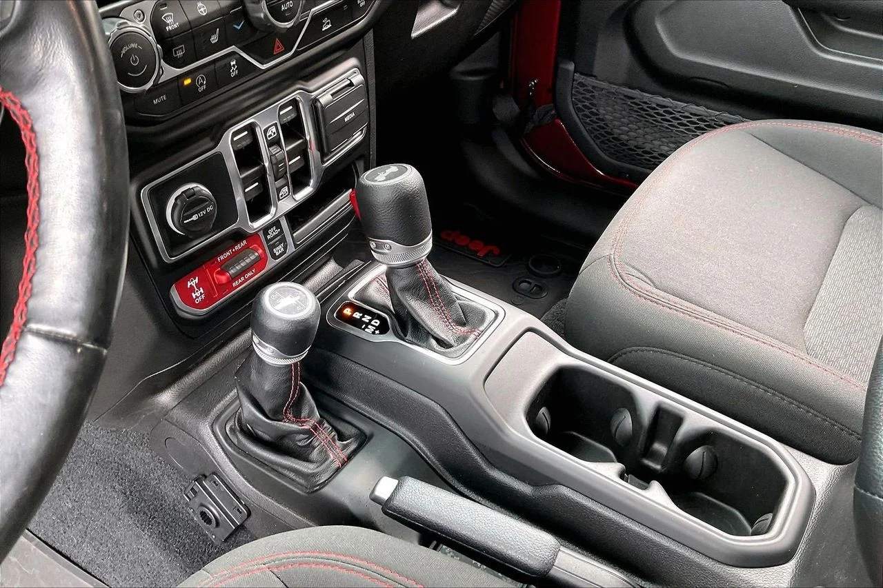 Used 2021  Jeep Rubicon image 29