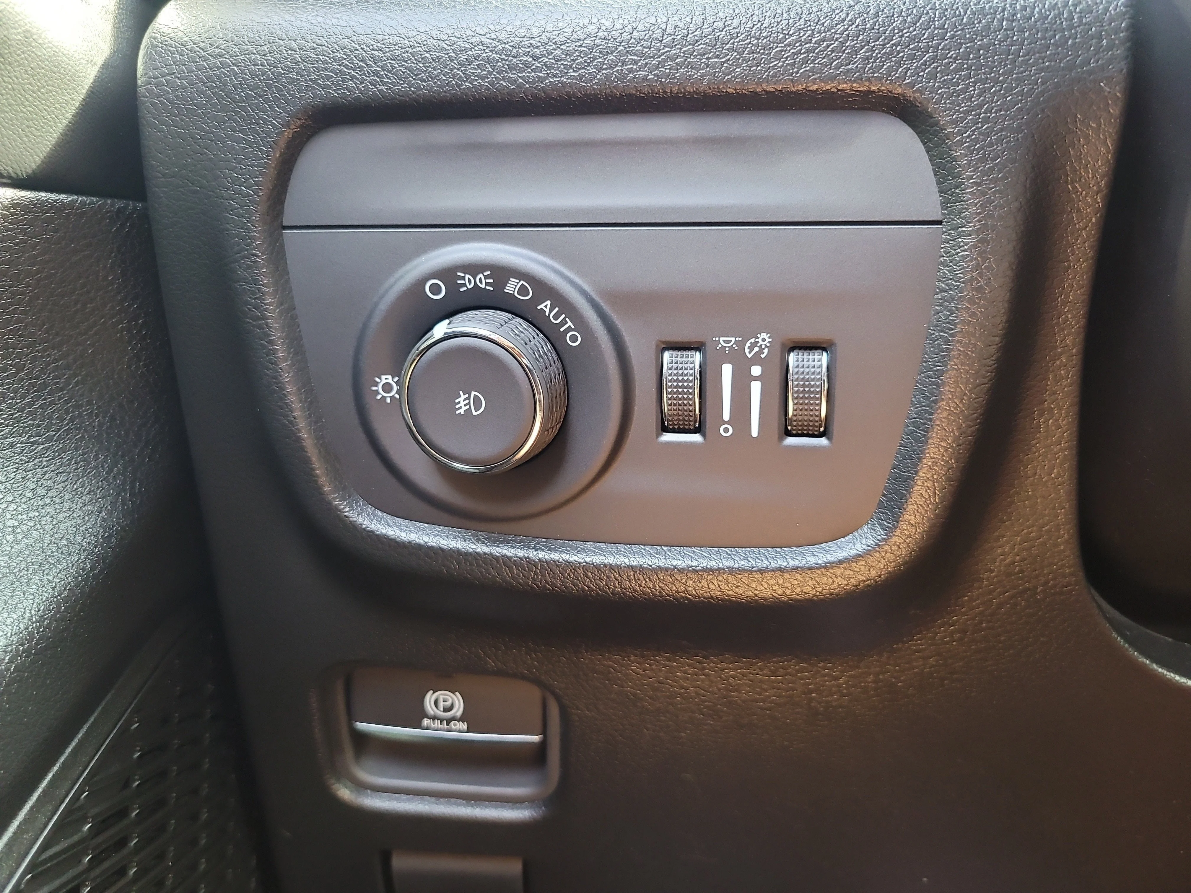 Used 2025 Bright White Clearcoat Jeep Limited image 34