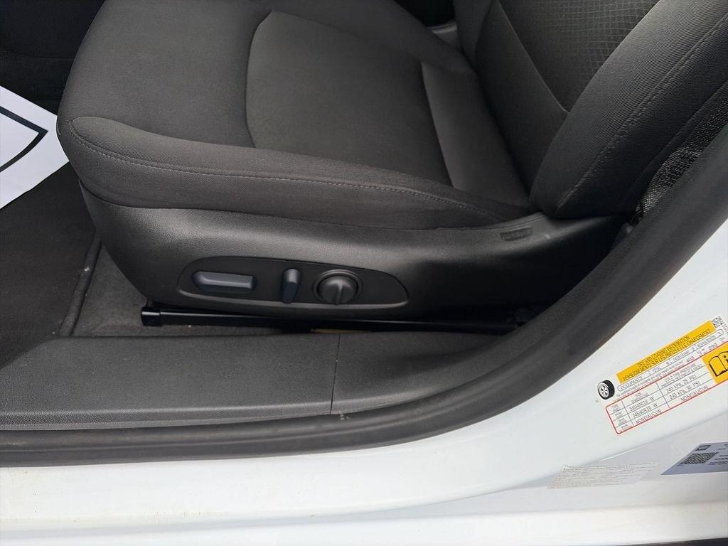 Used 2024 White Chevrolet LT image 18