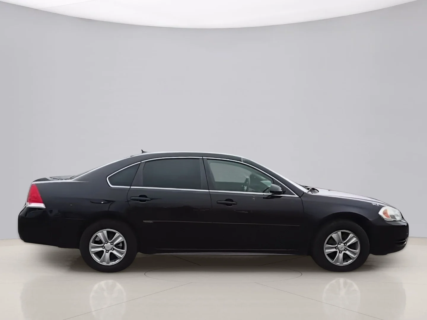 Used 2014 Black Chevrolet LS image 9