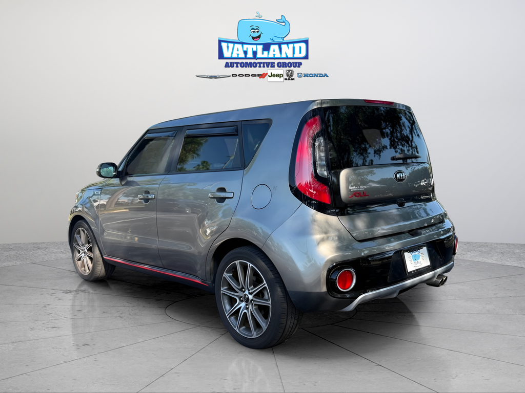 Used 2018 Gray Kia Exclaim image 3