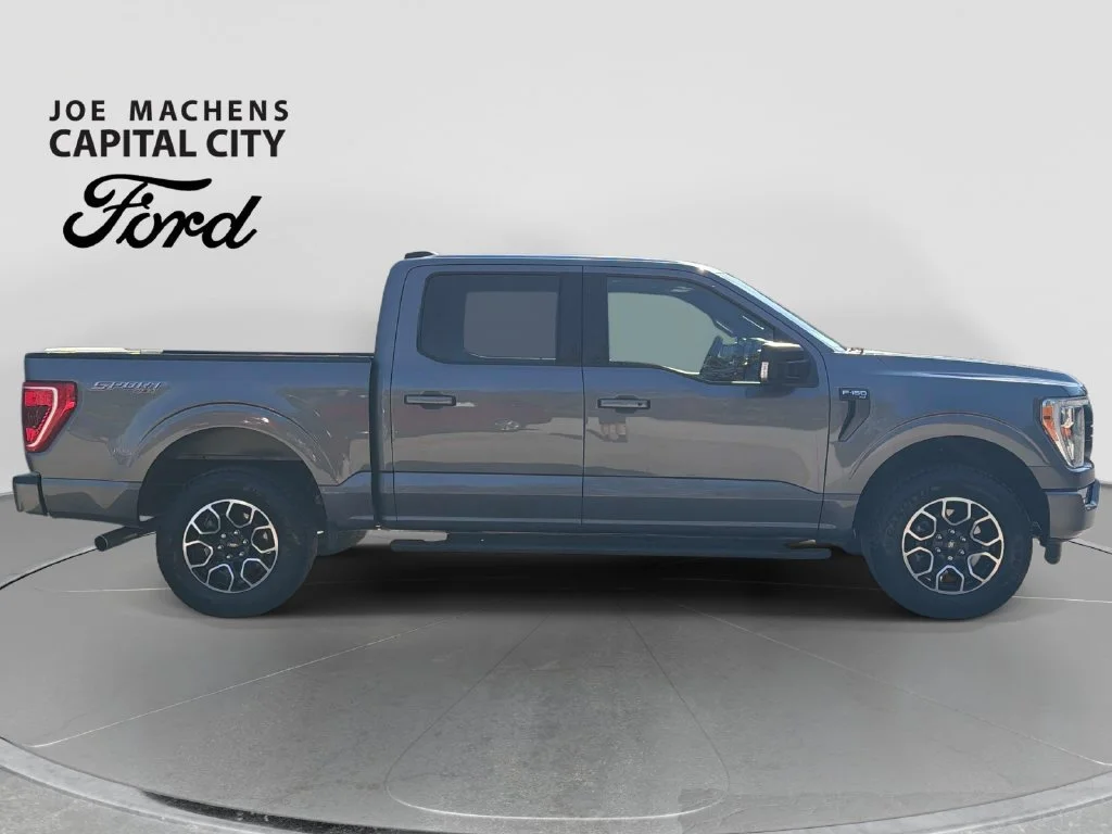 Used 2022 Gray Ford XLT image 3