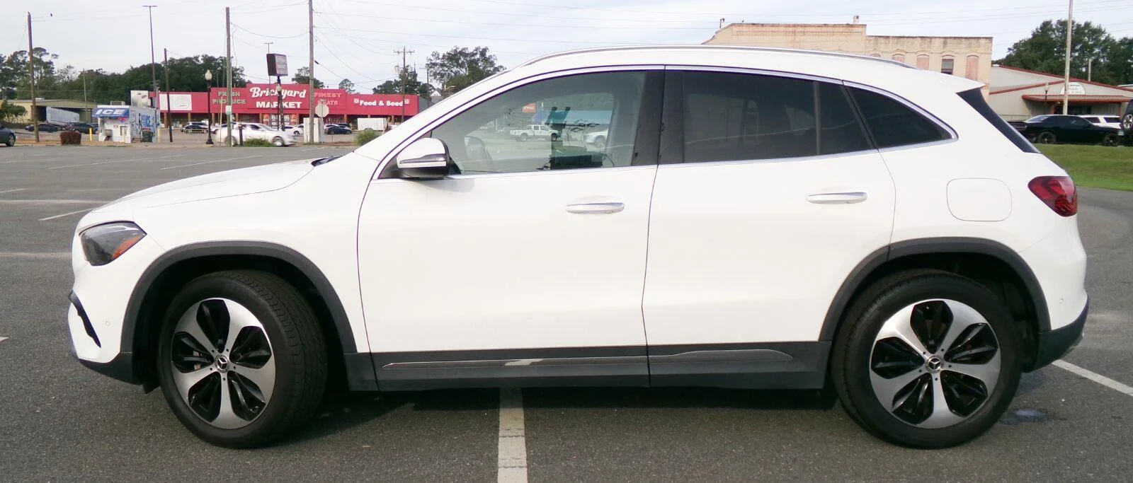 Used 2025 Polar White Mercedes-Benz GLA 250 image 2