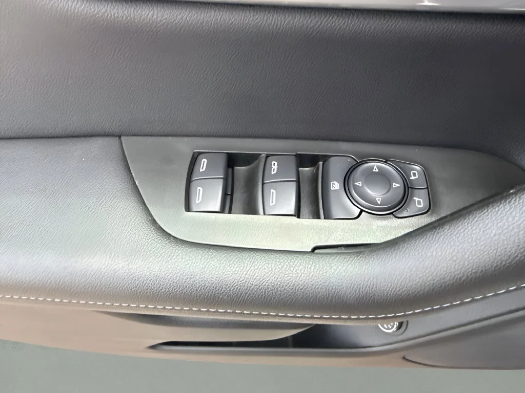 Used 2022 Silver Ice Metallic Chevrolet 2LT image 15