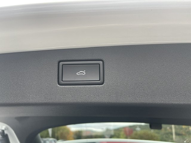 New 2026 Pure White Volkswagen 2.0T SE image 4