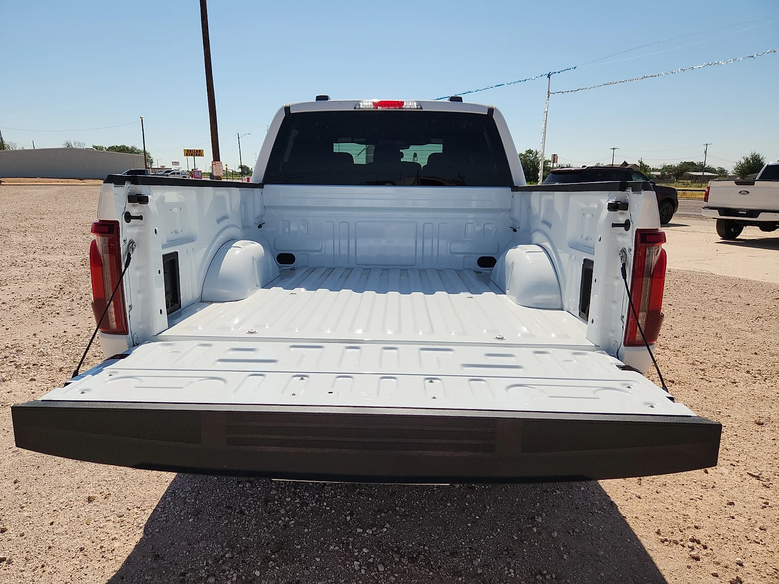 New 2026 Oxford White Ford Lariat image 12