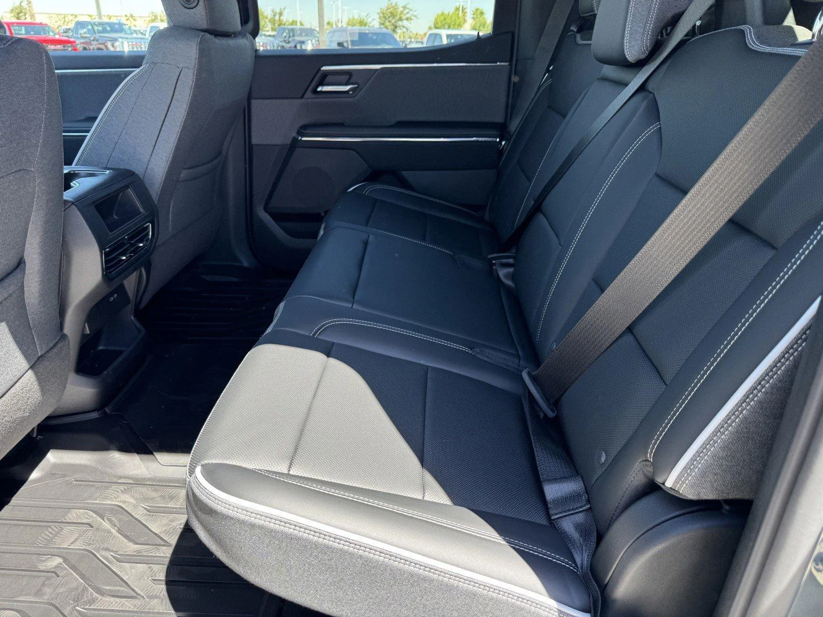 New 2026 Deep Ocean Metallic GMC Elevation Standard Range image 12