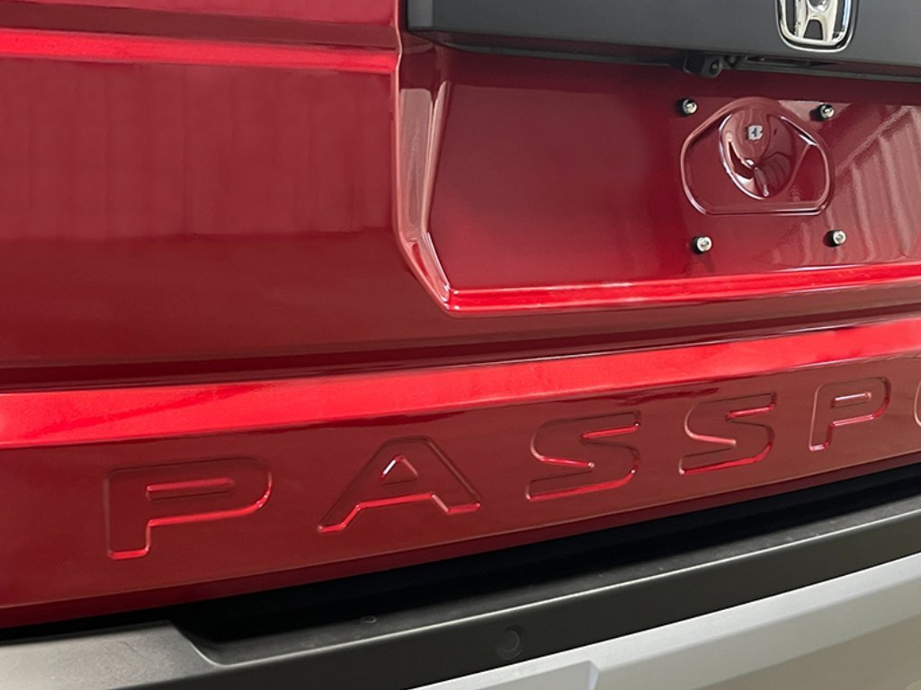 New 2026 Radiant Red Metallic II Honda RTL image 9