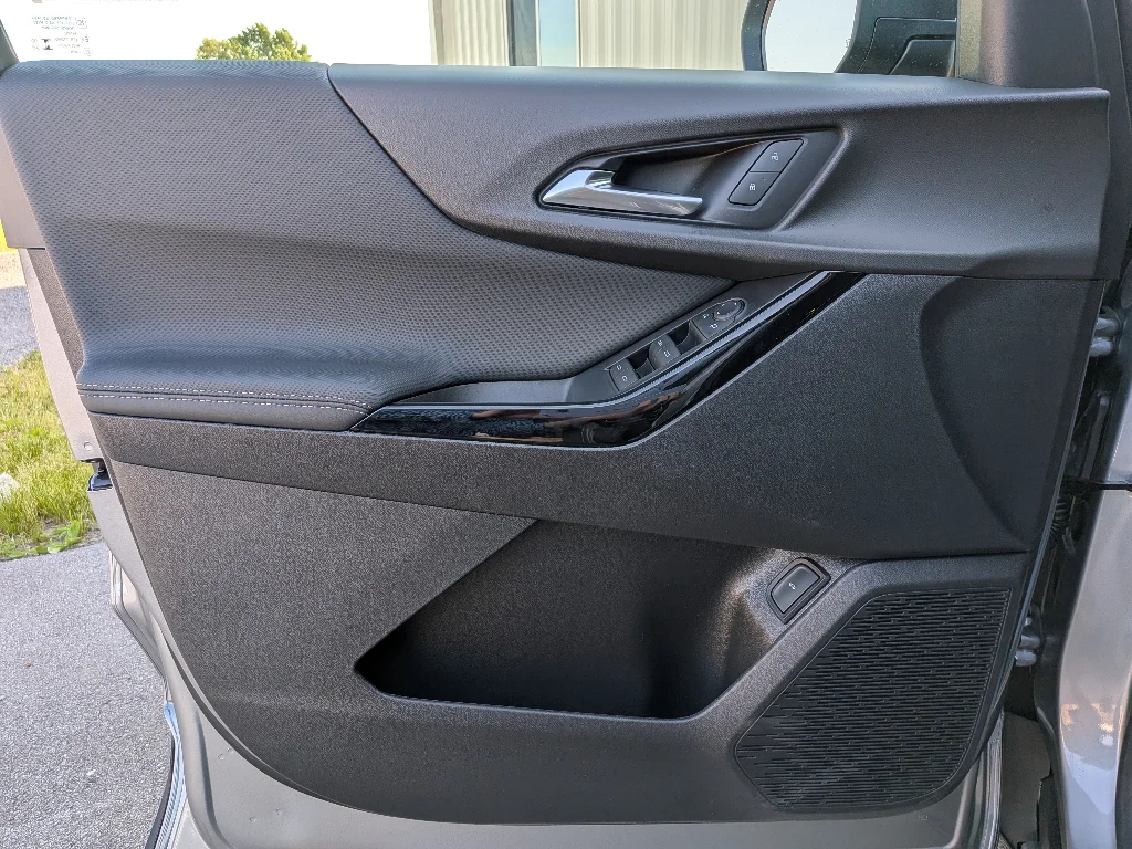 2026 Chevrolet Equinox LT - Photo 11