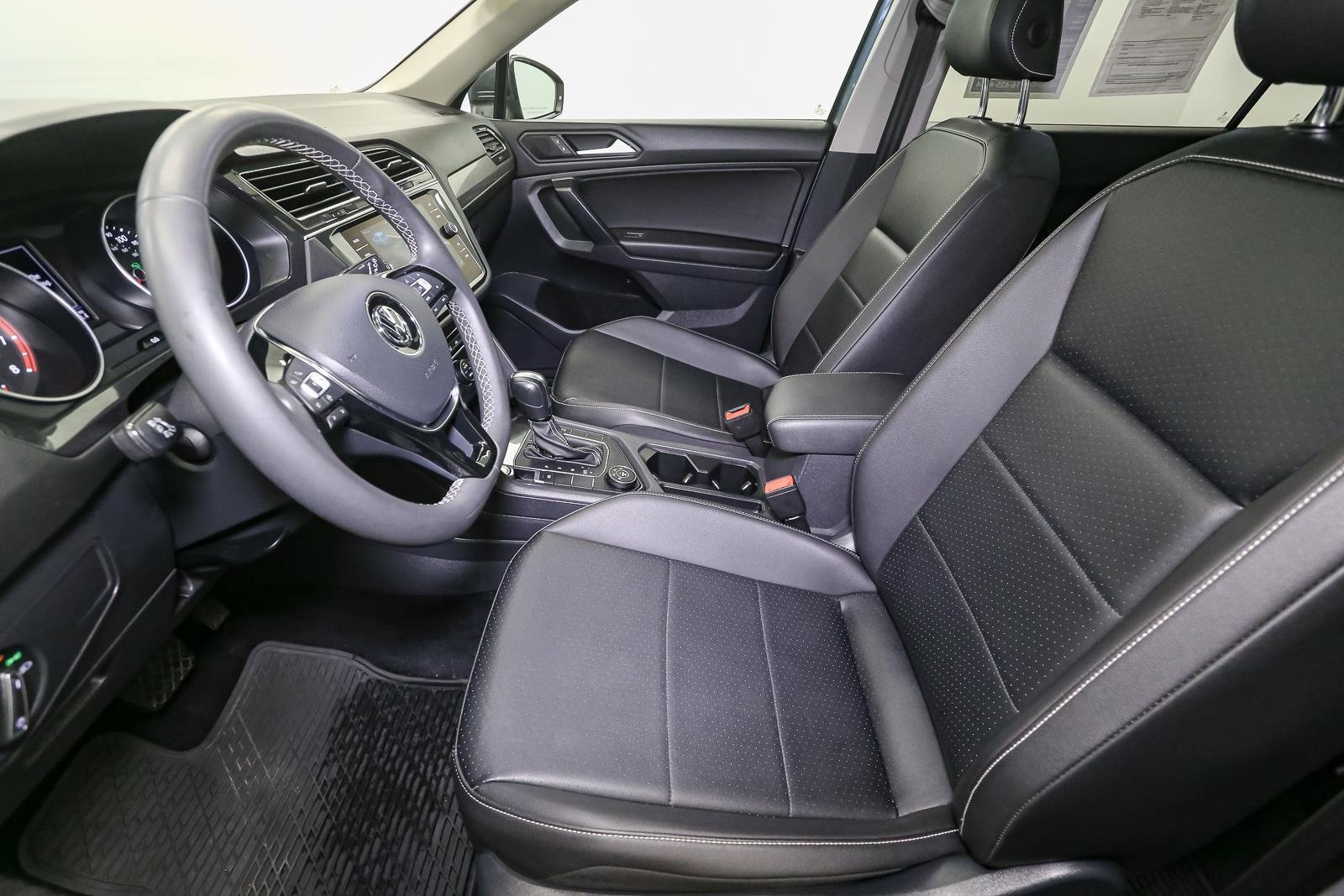 Used 2021 Platinum Gray Metallic Volkswagen SE image 45