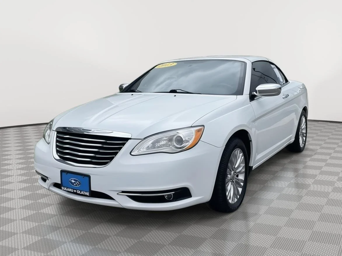 Used 2013 Bright White Chrysler Limited image 14