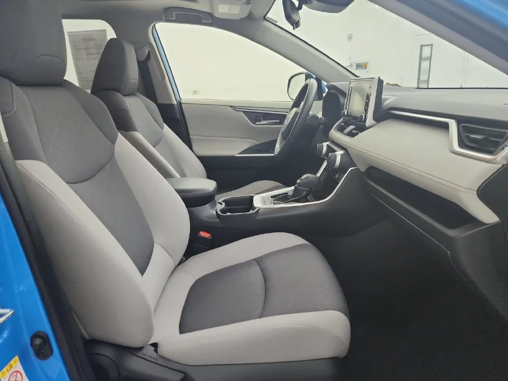 Used 2019 Blue Toyota XLE image 35