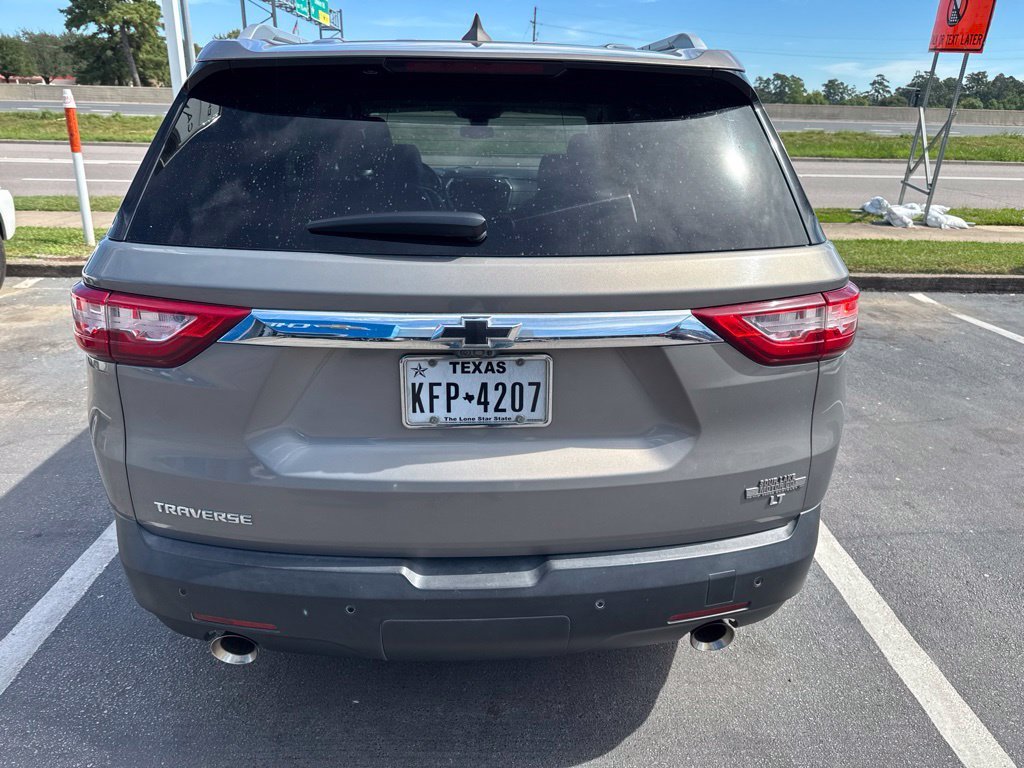 Used 2018 Chevrolet Traverse 3LT with VIN 1GNERHKW8JJ115671 for sale in Beaumont, TX