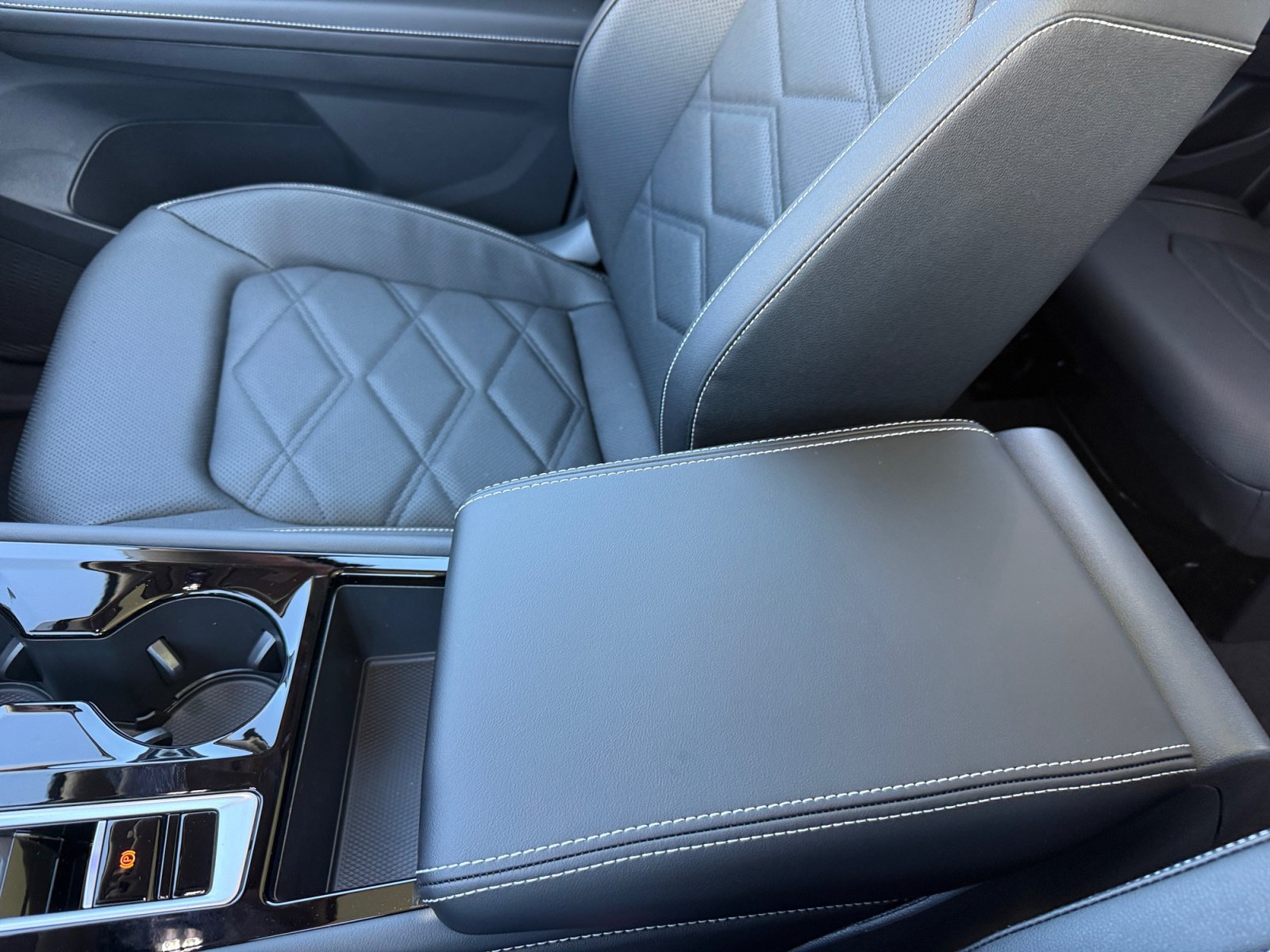 New 2026 Green Volkswagen 2.0T SE w/Technology image 14