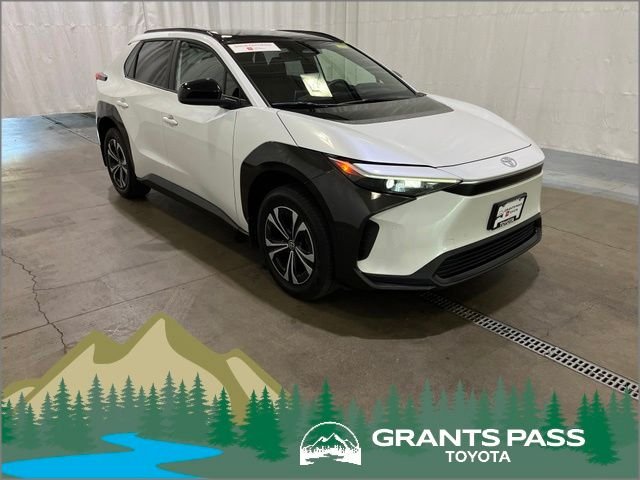 Used 2023 Beige Toyota XLE image 1