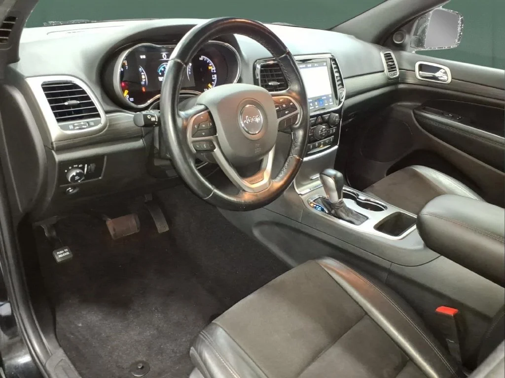 Certified Used 2021 Diamond Black Jeep Laredo X image 7