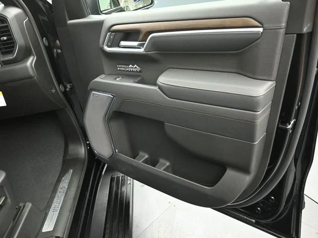 Certified Used 2026 Black Chevrolet High Country image 28