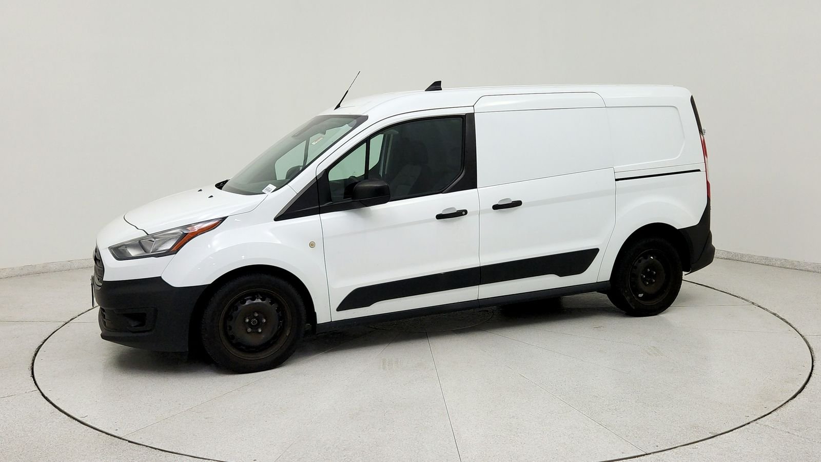 Used 2020 White Ford XL image 3