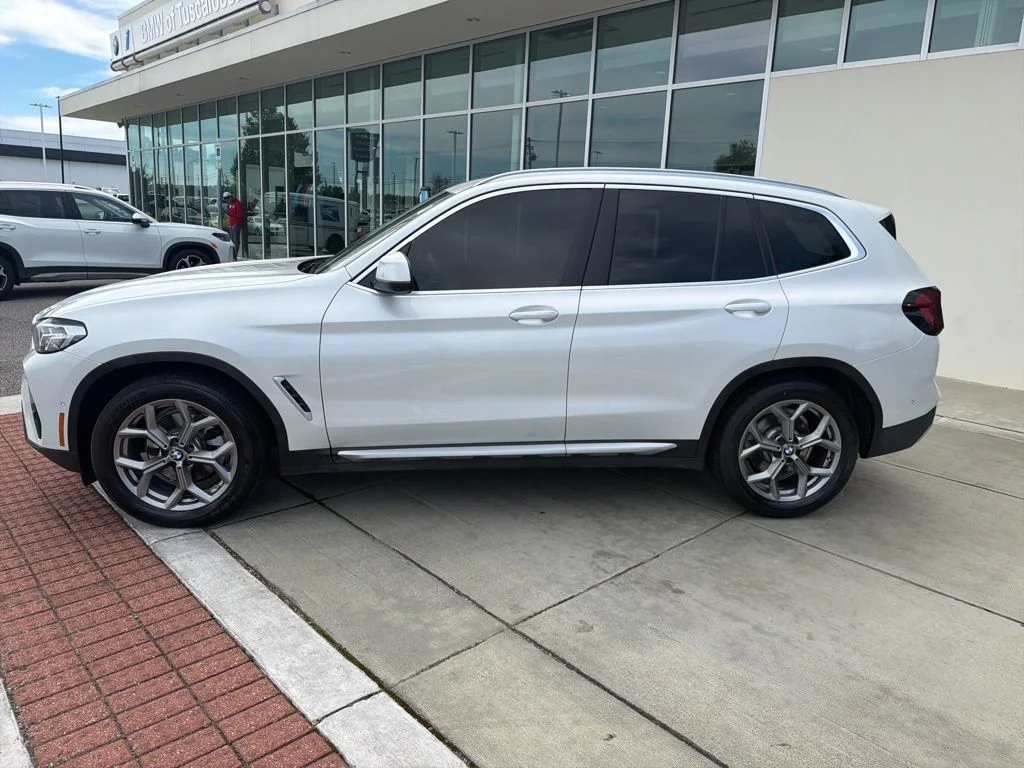 Used 2023 White BMW sDrive30i image 3