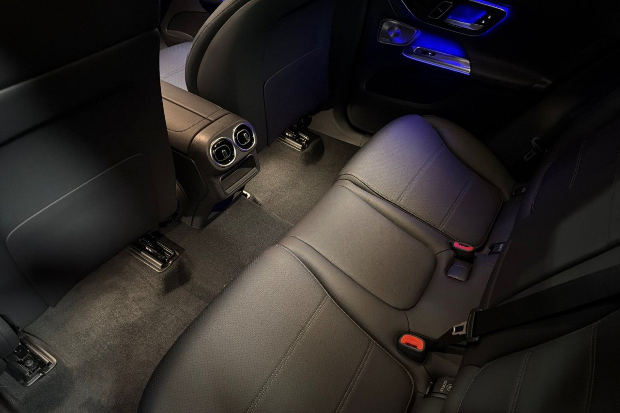 New 2026 Black Mercedes-Benz GLC 300 4MATIC® SUV image 11