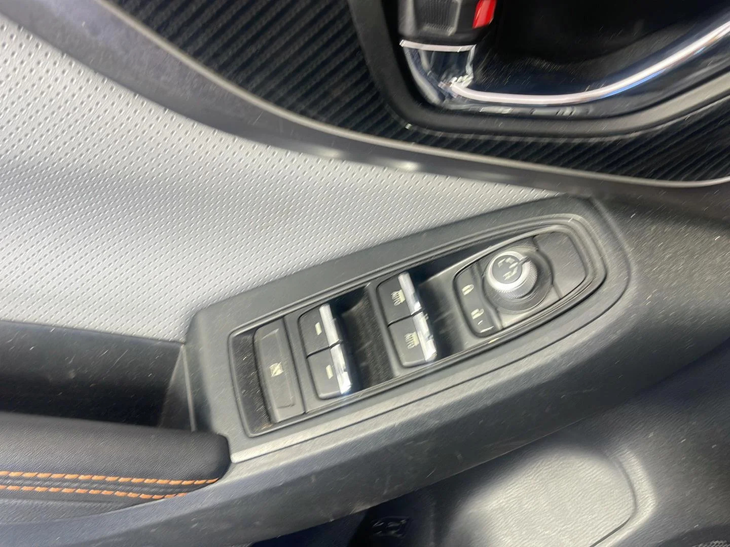Used 2019 Dark Gray Metallic Subaru Limited image 13