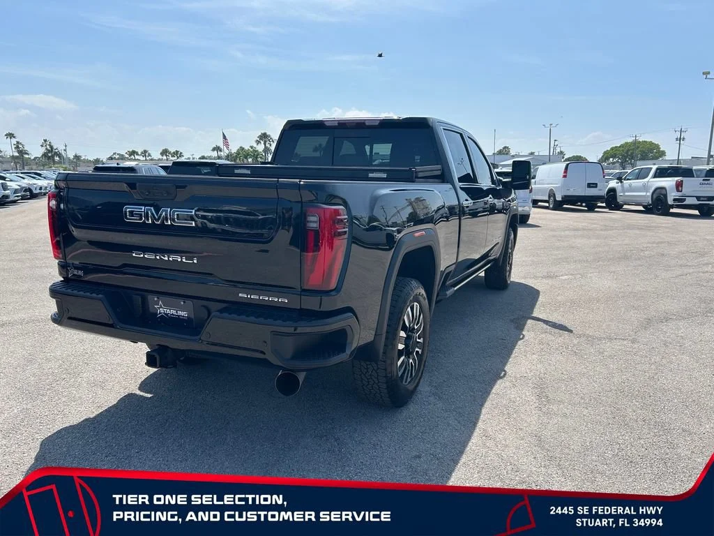 Used 2025 Onyx Black GMC Denali Ultimate image 5