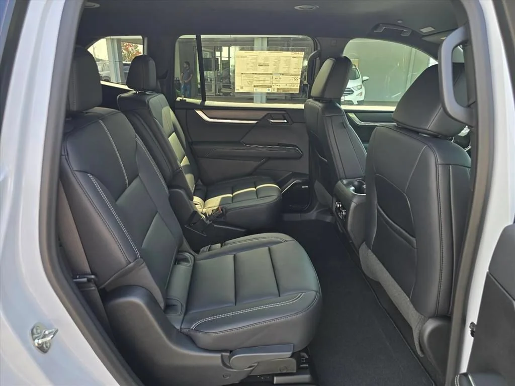 New 2026 Glacier White Tricoat GMC Elevation image 11
