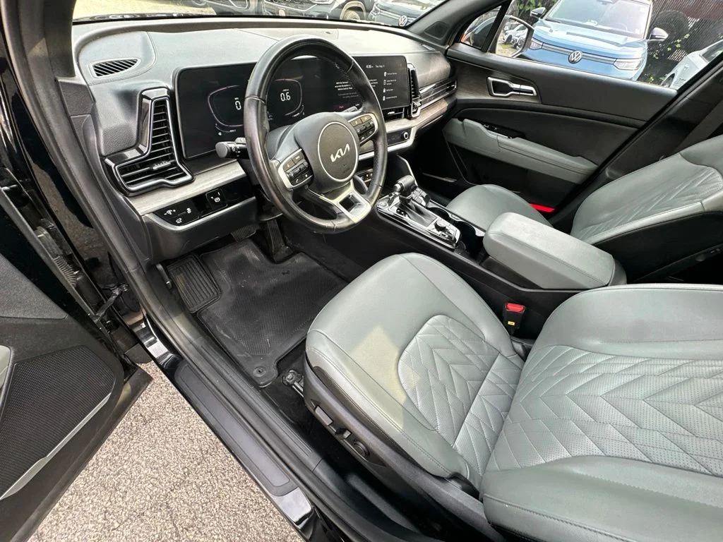 Used 2023 Black Kia X-Line image 9
