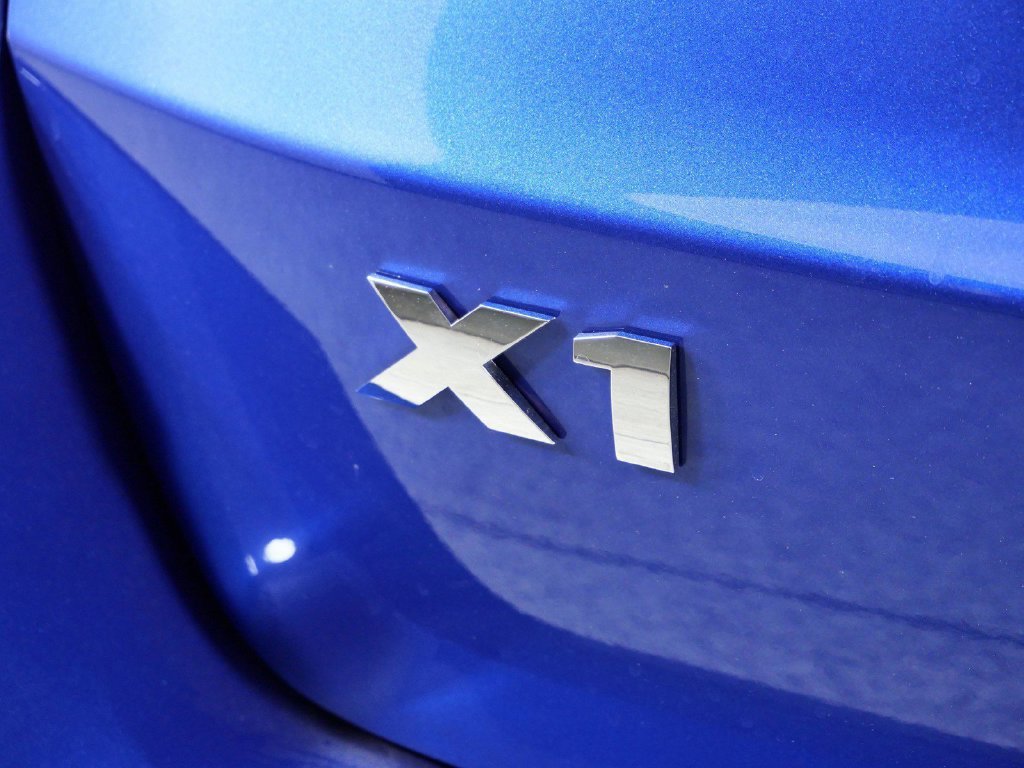 Used 2026 Portimao Blue Metallic BMW M35i image 14