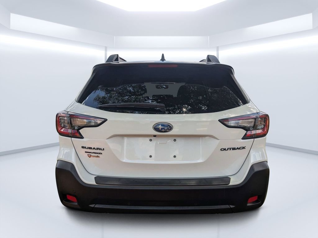 Used 2025 White Subaru Onyx Edition image 4
