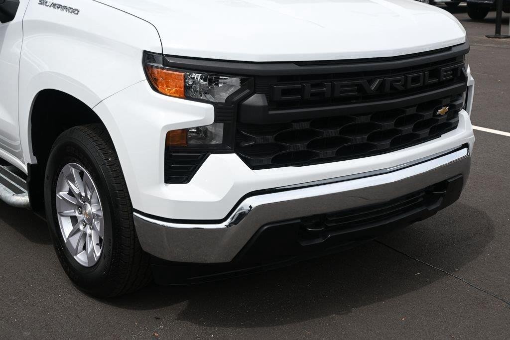 Used 2025 Summit White Chevrolet Work Truck image 30