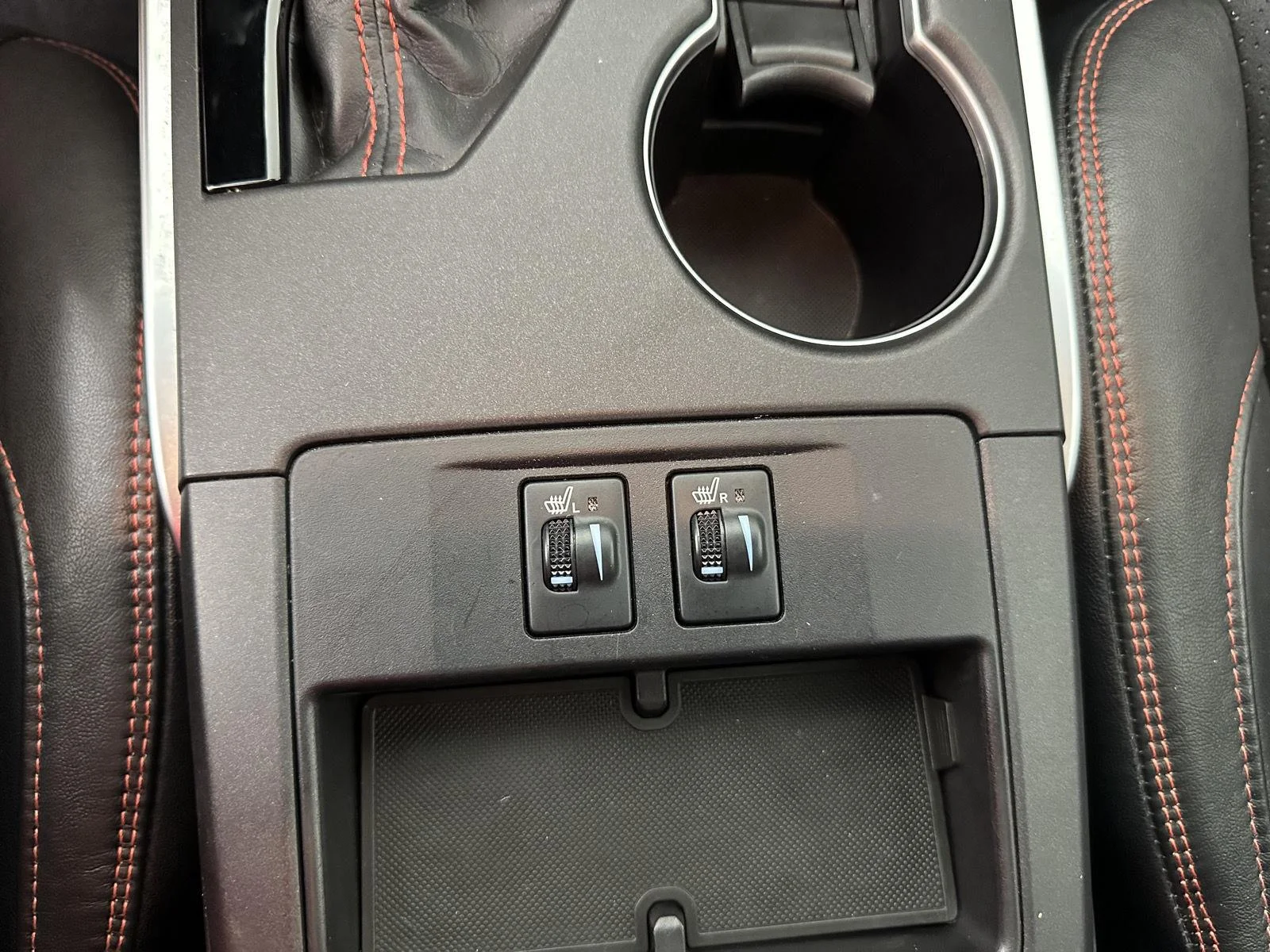 Used 2017 Blizzard Pearl Toyota XSE image 3