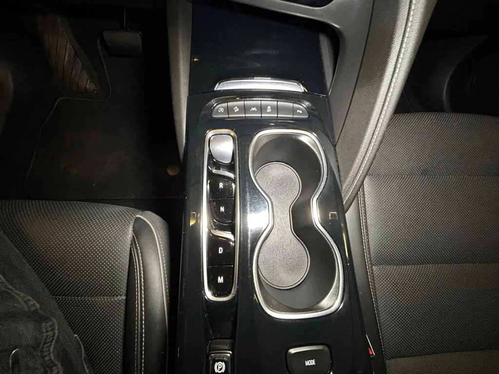Used 2021 Cinnabar Buick Essence image 12