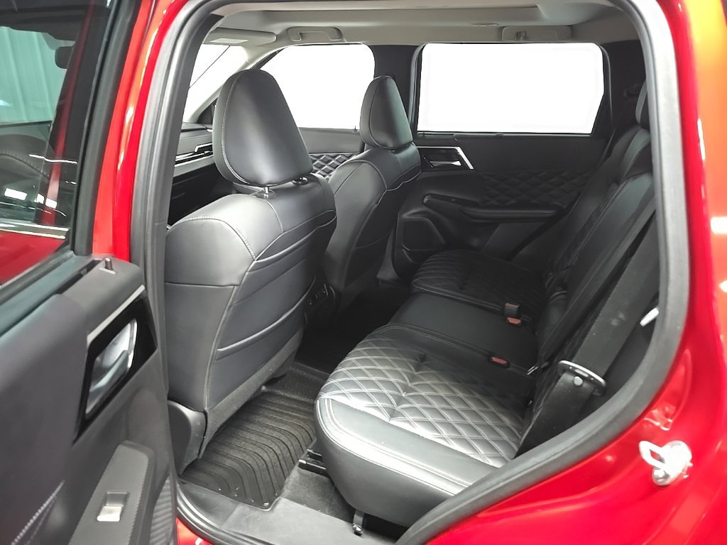 Used 2023 Red Mitsubishi SEL image 32