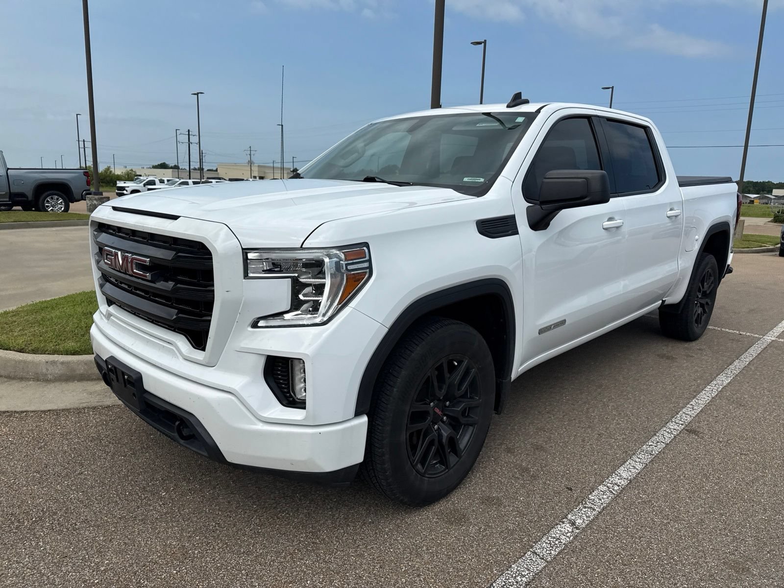 2021 GMC Sierra 2WD Crew Cab Short Box Elevation's photo