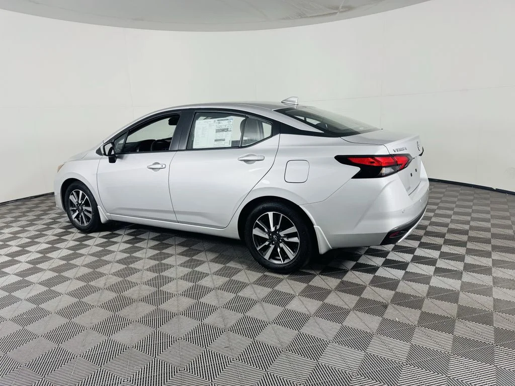 Used 2025 Silver Nissan 1.6 SV image 18