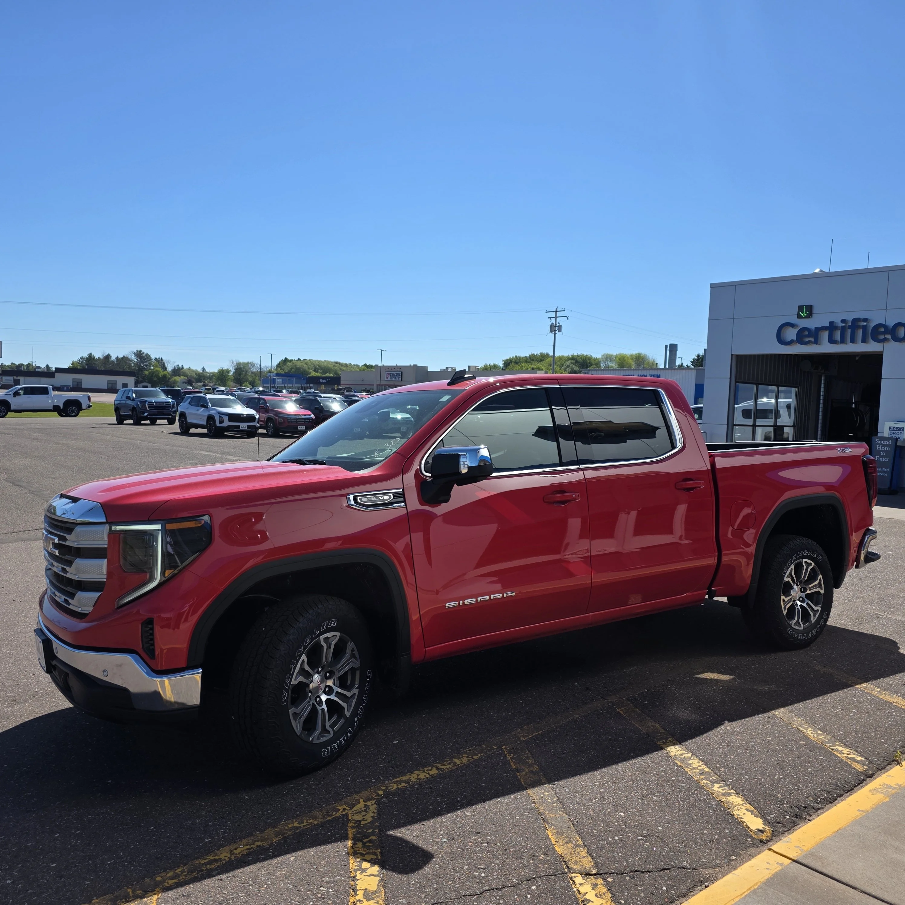 2026 GMC Sierra 1500 SLE - Photo 3