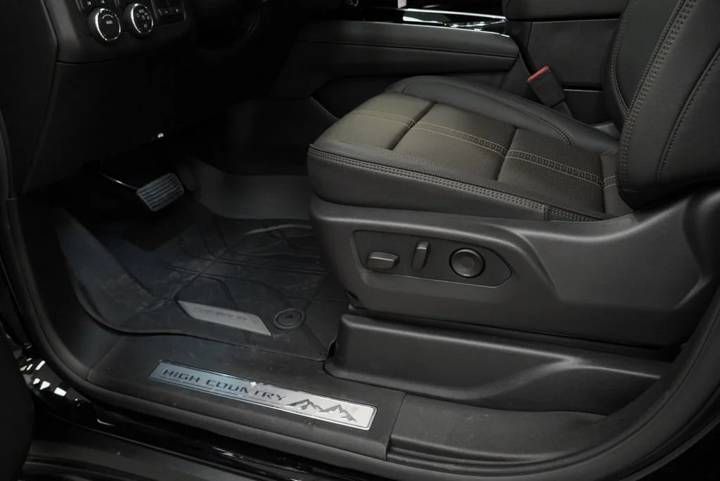 New 2026 Black Chevrolet High Country image 24