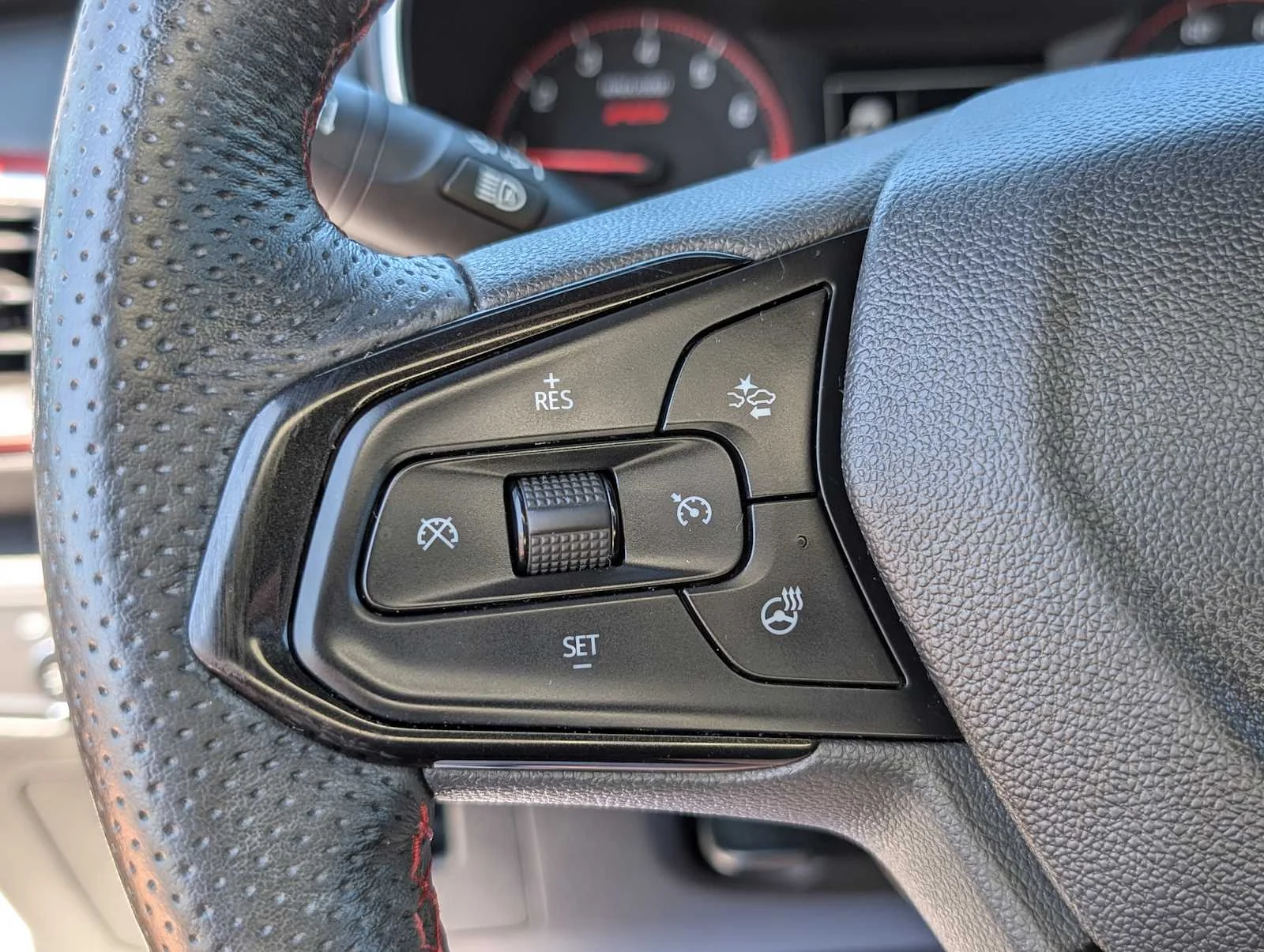Used 2022 SUMMIT WHITE Chevrolet RS image 36